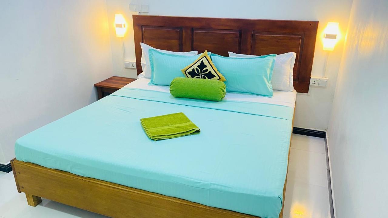 Lali Beach Villa Trikunamalaja Zewnętrze zdjęcie