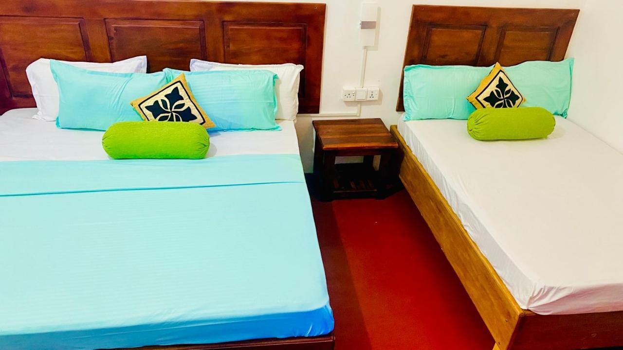 Lali Beach Villa Trikunamalaja Zewnętrze zdjęcie